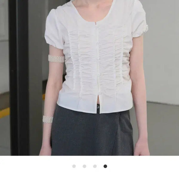 [BUNJANG] RAVE Shirring Button Blouse S / (새상품)레이브 셔링 버튼 블라우스 S