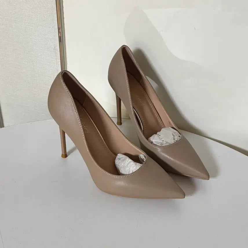[BUNJANG] Women's 10cm Heel Beige Leather Pumps - Size 225 / @새상품 225사이즈 10cm 베이지 가죽 펌프스 하이힐 구두