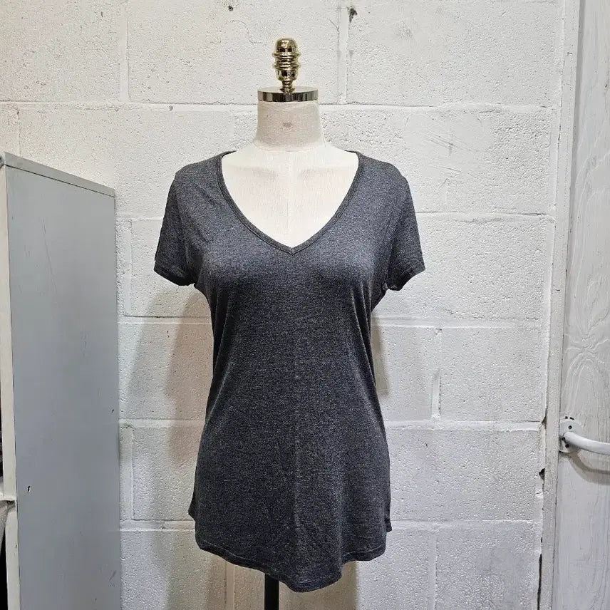 [BUNJANG] Silk Blend V-Neck Long Short-Sleeve T-Shirt - Charcoal / 찰랑한 실크면 브이넥 롱 반팔- 차콜
