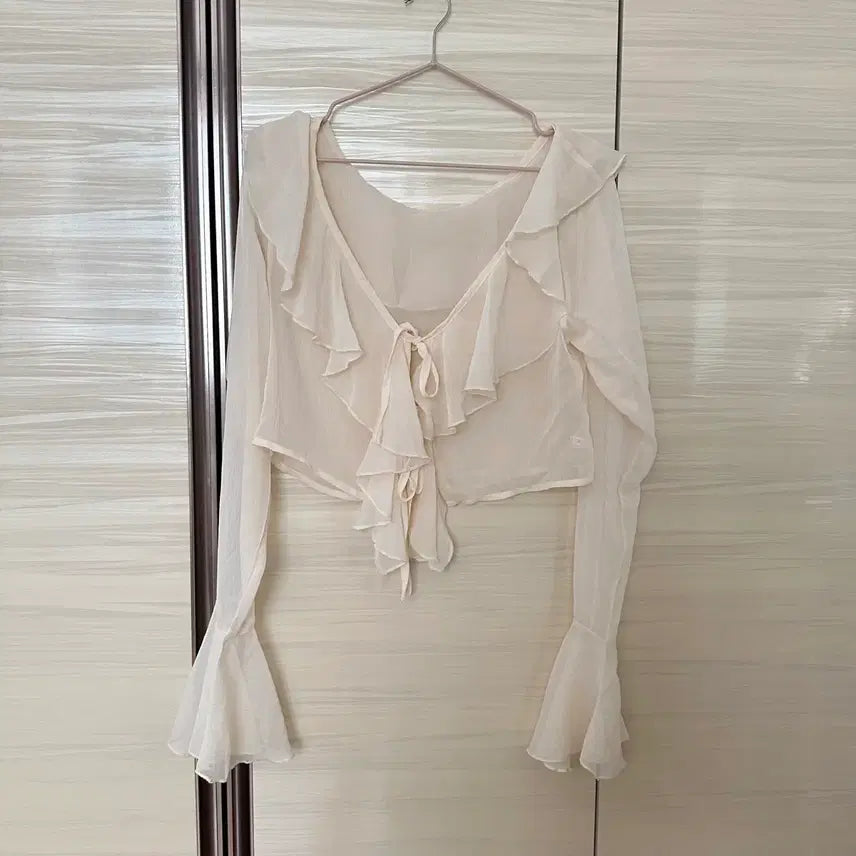 [BUNJANG] Shirring Lace Ribbon Beige See-through Blouse / 러블리한 셔링 레이스 리본 베이지 시스루 블라우스 데이트룩