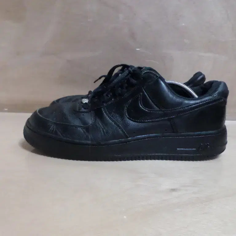 [BUNJANG] Nike Air Force 1 Low Black Sneakers / 후루룩구제3 275 나이키 에어포스1 로우 블랙 운동화 260804