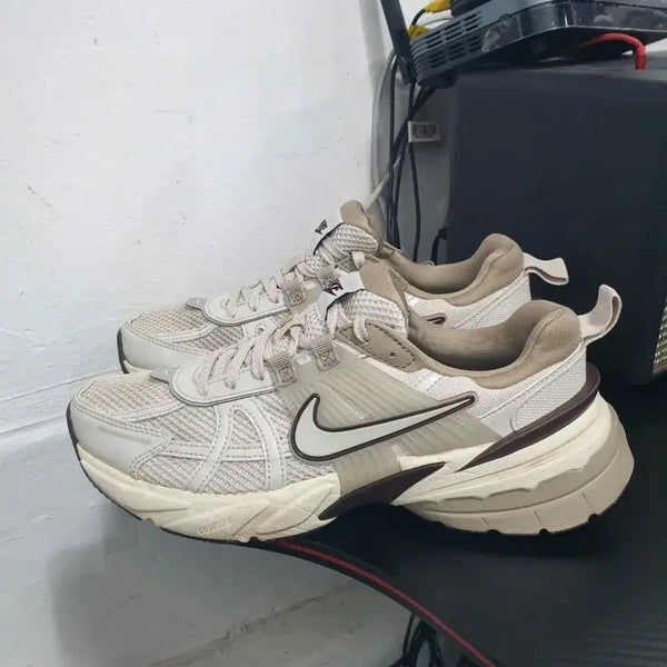 [BUNJANG] Nike Beige Sneakers US 7 / 나이키 베이지 250