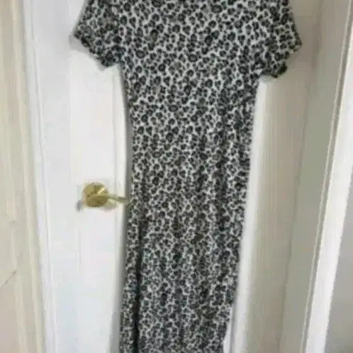 [BUNJANG] Bailey Blue Leopard Pattern Long Dress / 수입(미국)BAILEY BLUE 레오파드 패턴 롱 원피스