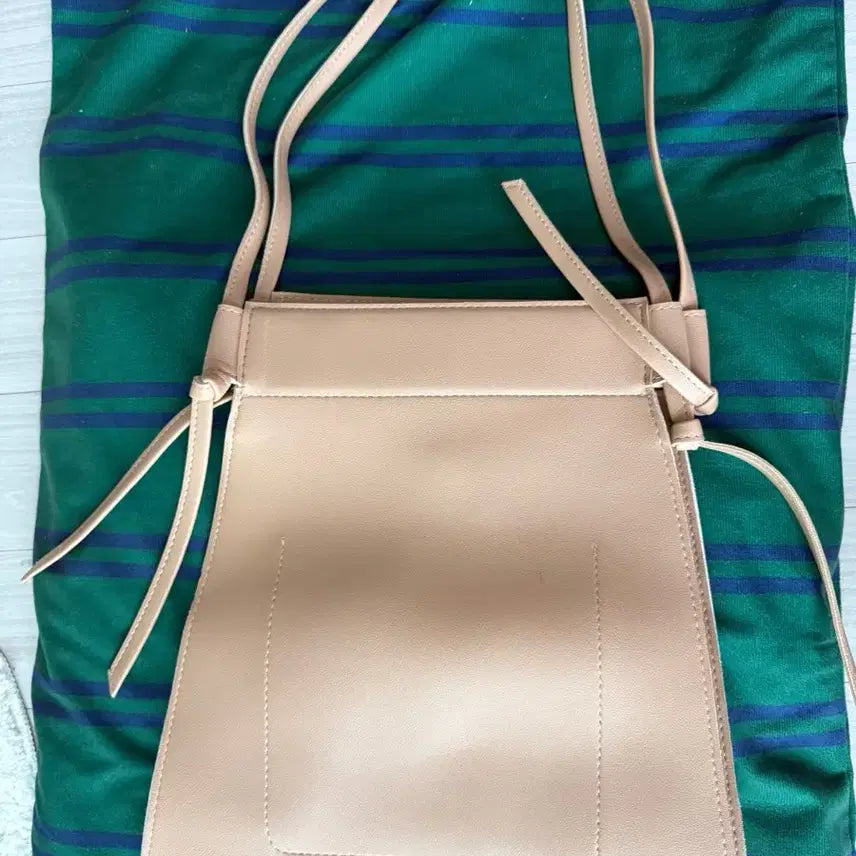 [BUNJANG] Beige Shoulder Bag / 베이지색 숄더백