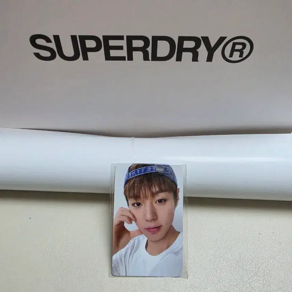 [BUNJANG] Park Jihoon Superdry Photocard & Bromide Set (Sealed) / 박지훈 슈퍼드라이 포토카드+브로마이드 (미개봉)