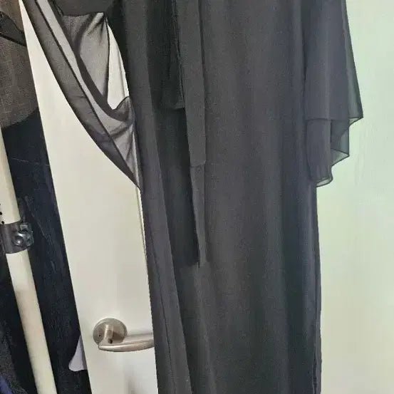 [BUNJANG] Sheer Sleeve Black Midi Dress / 시스루 소매 블랙 원피스