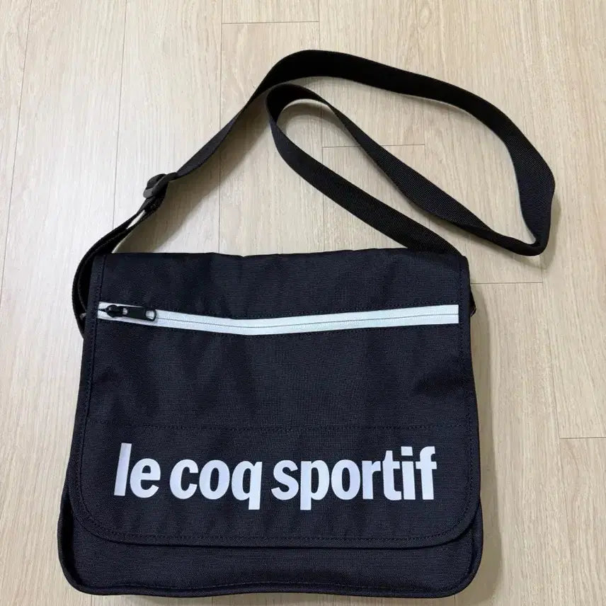 [BUNJANG] Le Coq Sportif Cross Bag Black / 새상품 르꼬끄 스포르티브 크로스백 블랙