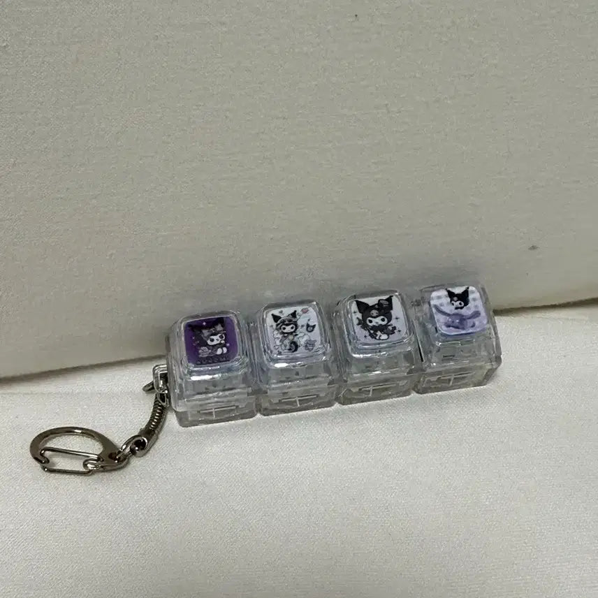 [BUNJANG] Kuromi 4-Keycap Keychain / [새상품] 쿠로미 키캡 4구 키링