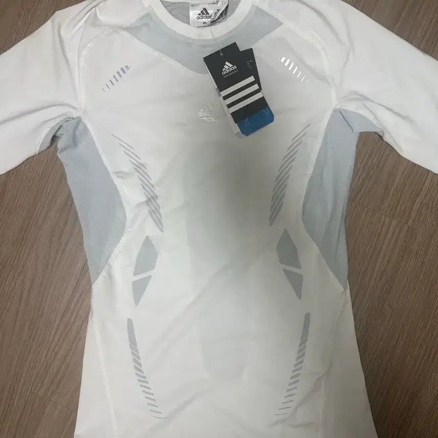 [BUNJANG] Adidas Climacool Functional Half-Sleeve T-Shirt / 아디다스 클라이마쿨 기능성 반팔티 100