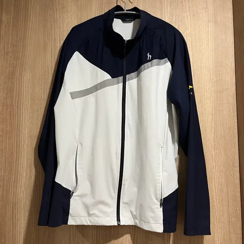 [BUNJANG] Ulsan Zipper Hoodie - Size 100 / 울산 집업
