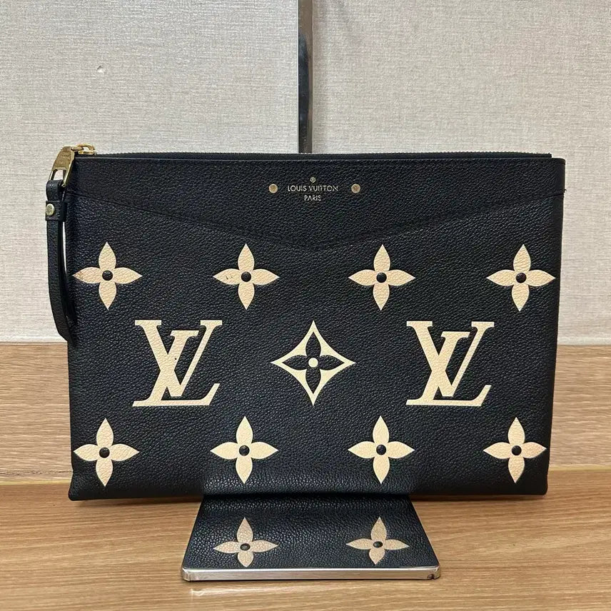 [BUNJANG] Louis Vuitton Empreinte Bicolor Daily Pouch / [A/정품] 루이비통 앙프렝뜨 바이컬러 데일리 파우치
