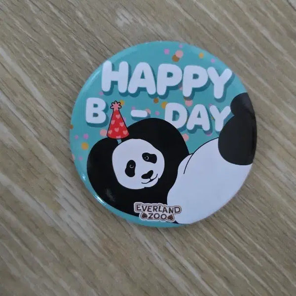 [BUNJANG] Everland Lucky Bao Birthday Badge / 에버랜드 러바오 생일뱃지 팝니다
