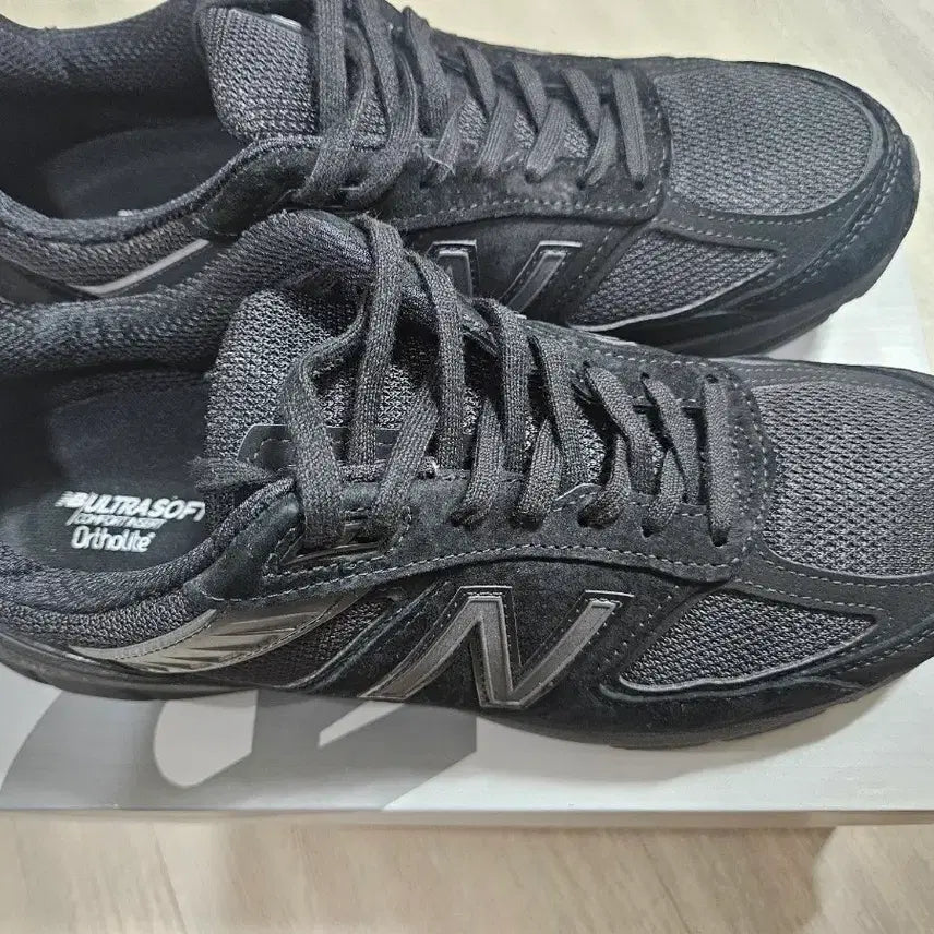 [BUNJANG] New Balance 990v5 Made in USA Triple Black Sneakers (285) / 뉴발란스 990v5 메이드 인 USA 트리플 블랙 285사이즈