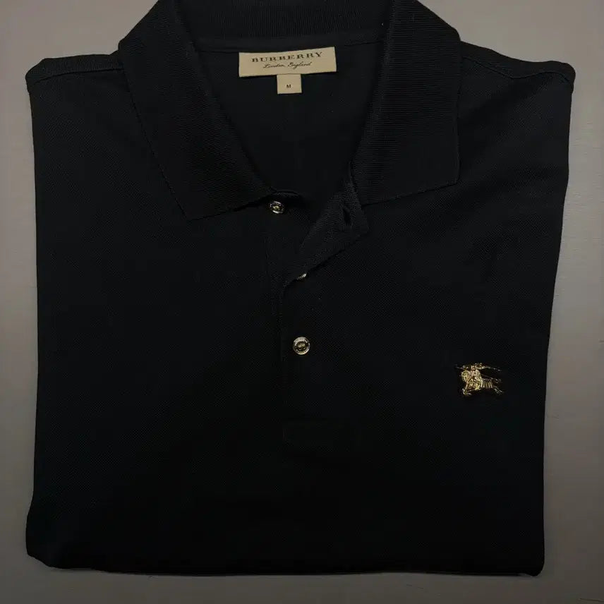 [BUNJANG] Burberry Gold Logo Black Polo T-Shirt / {정품} 버버리 골드로고 블랙 카라티 반팔