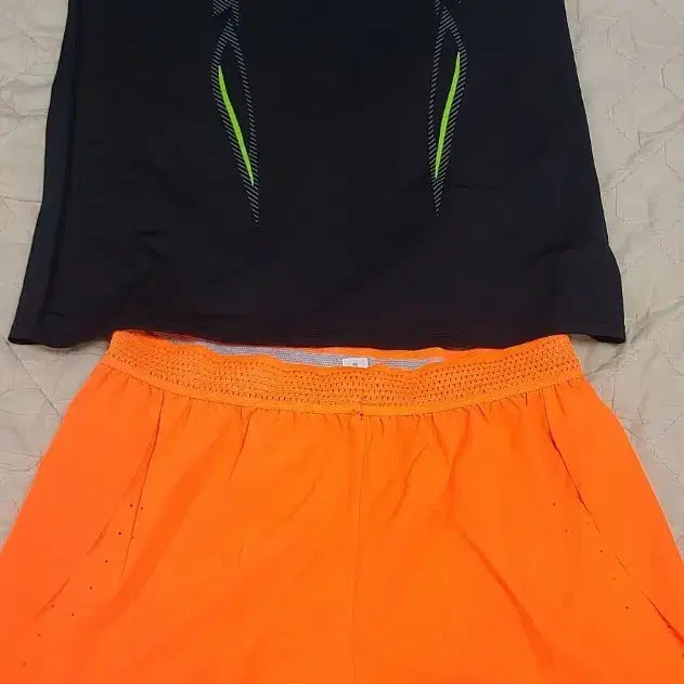 [BUNJANG] Men's Functional Sportswear Set - Black Sleeveless Top & Orange Shorts (XL) / 기능성  남성 운동복 상.하의