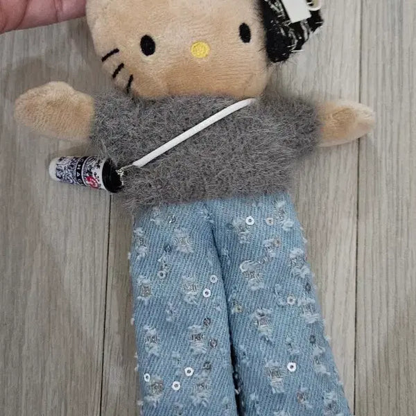 [BUNJANG] Hello Kitty Denim Doll Keychain / 키티 청바지 인형 키링