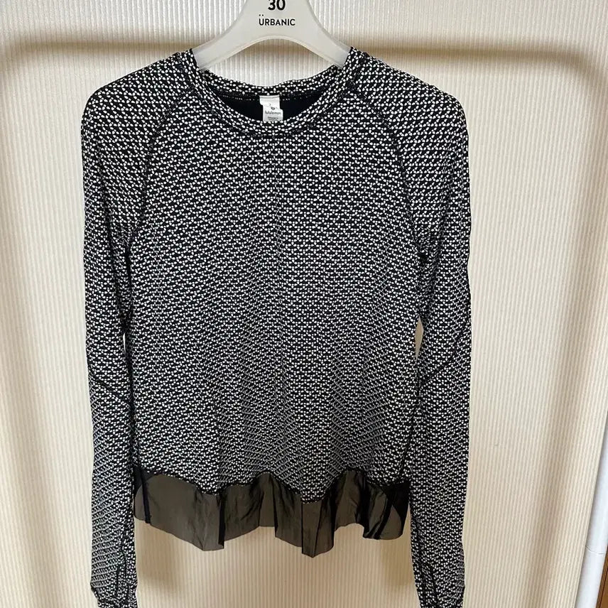 [BUNJANG] Lululemon Long Sleeve Top Size 2 / 룰루레몬 롱슬리브 2