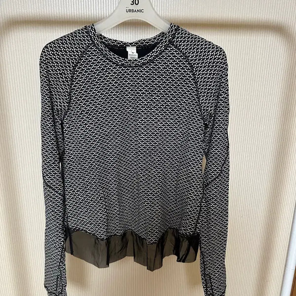[BUNJANG] Lululemon Long Sleeve Top Size 2 / 룰루레몬 롱슬리브 2