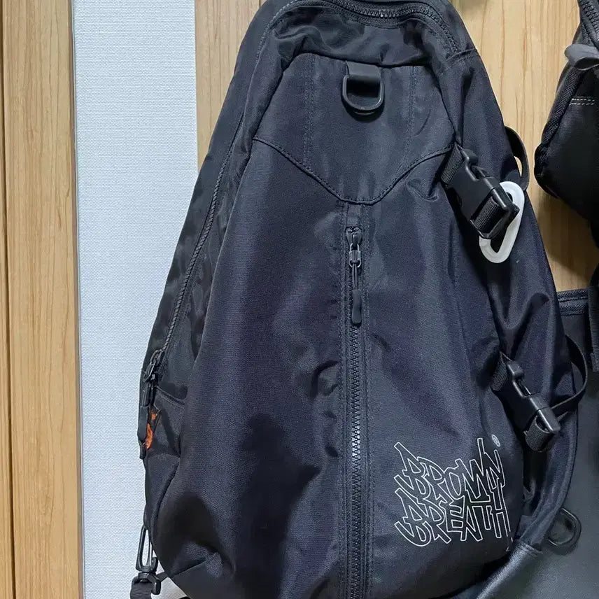 [BUNJANG] Brown Breath Sling Bag / 브라운 브레스 슬링백
