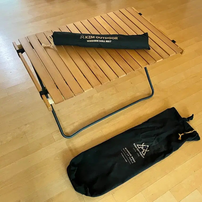 [BUNJANG] Kazmi Winsome Wood Roll-up Table and Leather Mat Set / 캠핑용 접이식 테이블. 카즈미 윈썸 우드 롤업 테이블과 전용 카즈미 가죽 매트 세트.