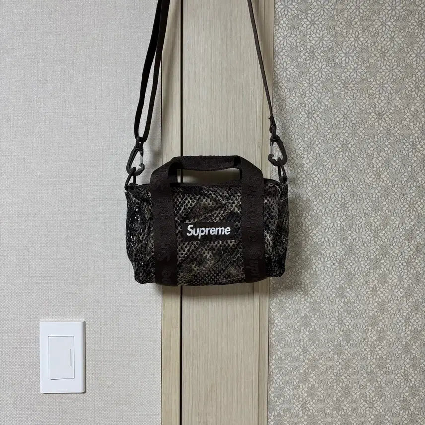 [BUNJANG] Supreme Camo Mesh Mini Duffle Bag / 슈프림 메쉬 미니 더플백 카모