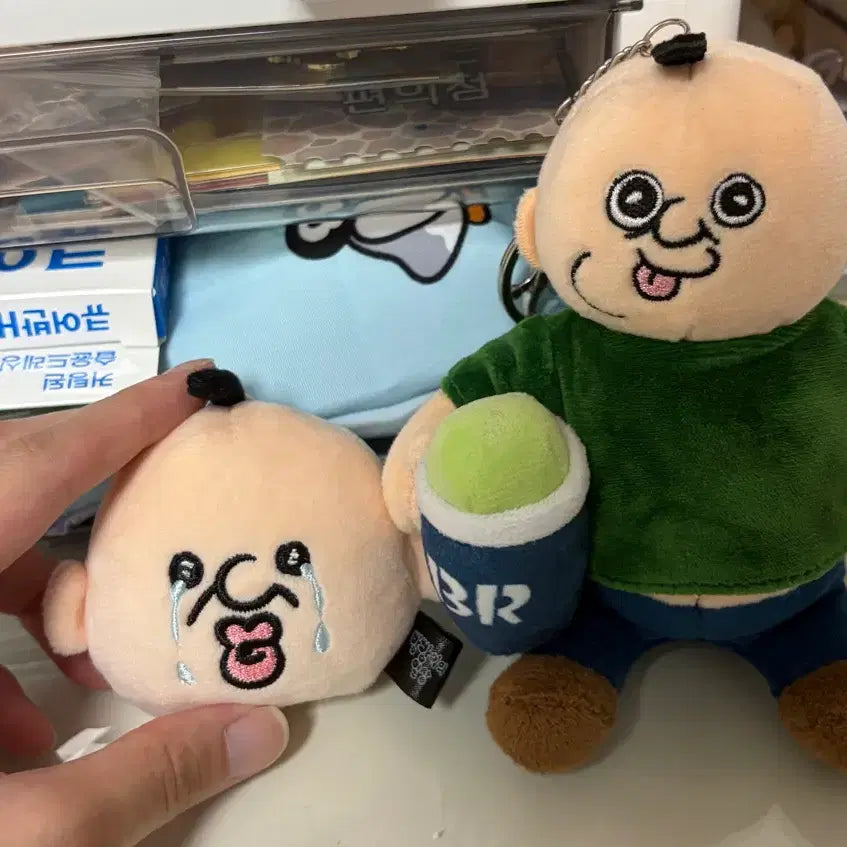[BUNJANG] Bbang Bbang Ee 2-Piece Keyring Set (Baskin Robbins Collaboration + Crying Bbang Bbang Ee) / 급처)빵빵이 키링 2종 세트 판매합니다 (배스킨라빈스 콜라보 + 우는 빵빵이)