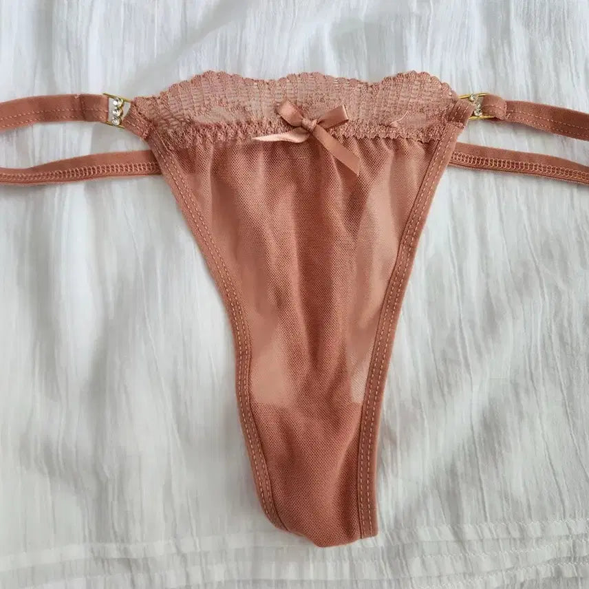 [BUNJANG] Jeweled Ribbon Women's Thong (Used) / 보석 리본 여성 티팬티 (중고)