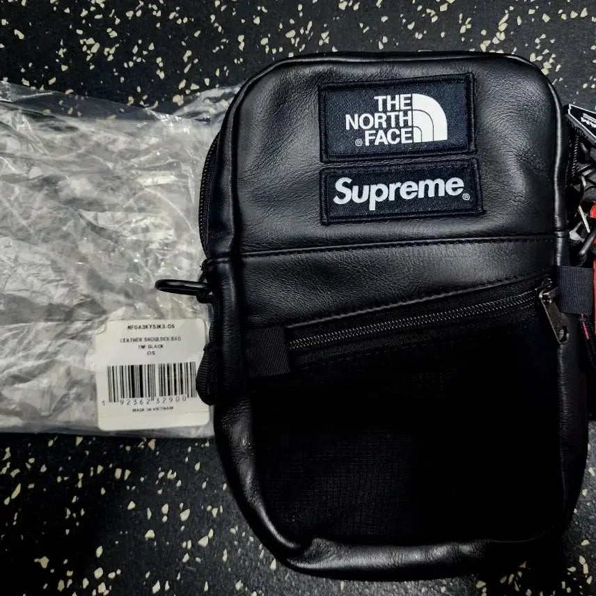 [BUNJANG] Supreme The North Face Leather Shoulder Bag Black 18FW / 슈프림 노스페이스 레더 숄더백 블랙 18FW
