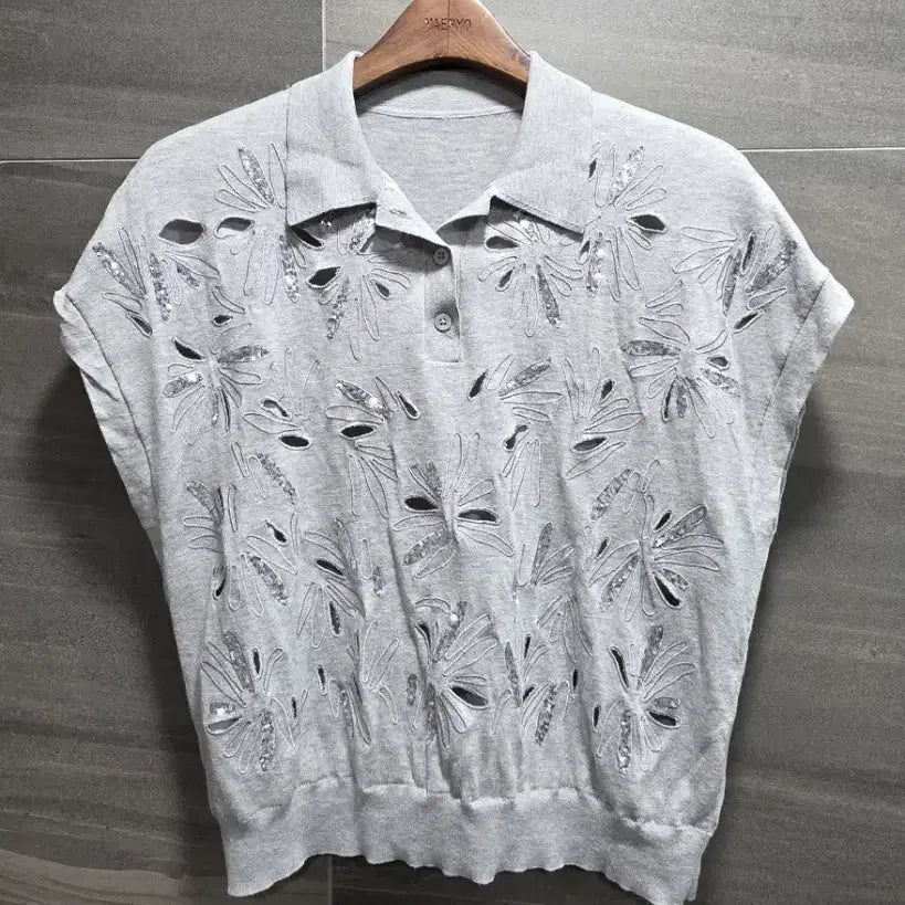 [BUNJANG] Sequins Punching Collar T-Shirt FREE Size / 스팽글 펀칭 카라티  F