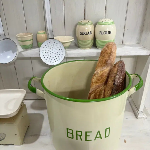 [BUNJANG] Large Round Enameled Bread Box - Vintage British (1940s) / [레어] 영국 빈티지 원형 법랑 브레드박스 대형