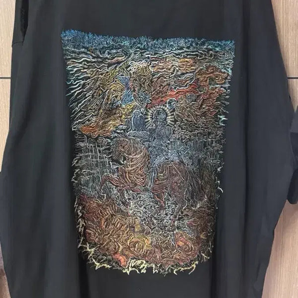 [BUNJANG] Songzio 25 Embroidered Short Sleeve T-Shirt / 송지오 25 엠브로이드 기사자수 반팔티 48
