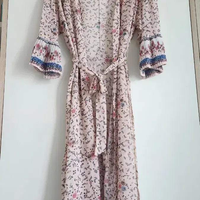 [BUNJANG] Women's Floral Pattern Long Cardigan / 롱로브가디건여성스러운플로럴 패턴