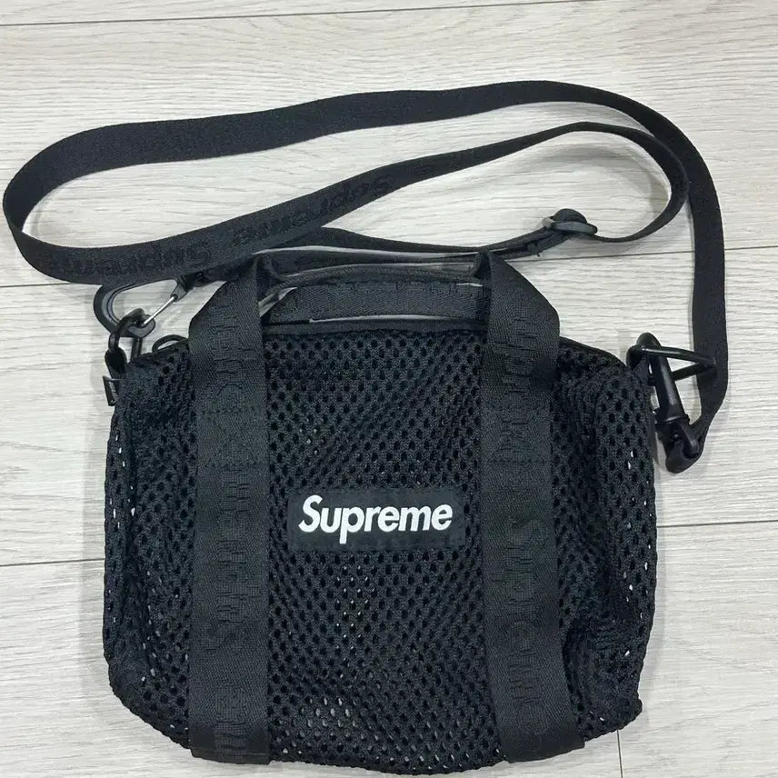 [BUNJANG] Supreme Mesh Mini Duffle Bag Black 25SS / 슈프림 메쉬 미니 더플백 블랙 - 25SS