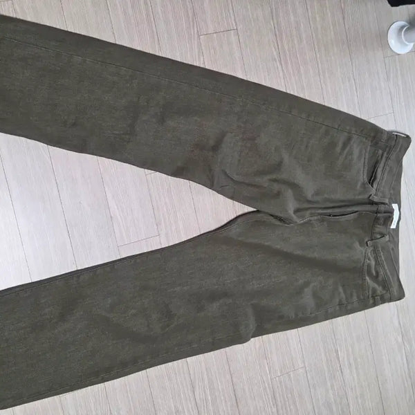 [BUNJANG] Uniqlo JWA Khaki Denim Pants - Size 30 / 유니클로 jwa 카키 데님팬츠 30사이즈