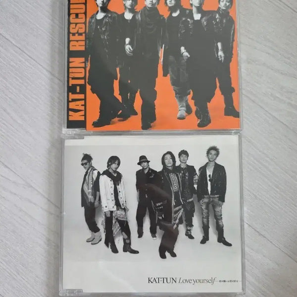 [BUNJANG] KAT-TUN Japanese Edition CD Bundle Set (RESCUE, Love yourself ~Kimi ga Kirai na Kimi ga Suki~) / KAT-TUN 일본판 CD 2종 일괄 / RESCUE Love yourself