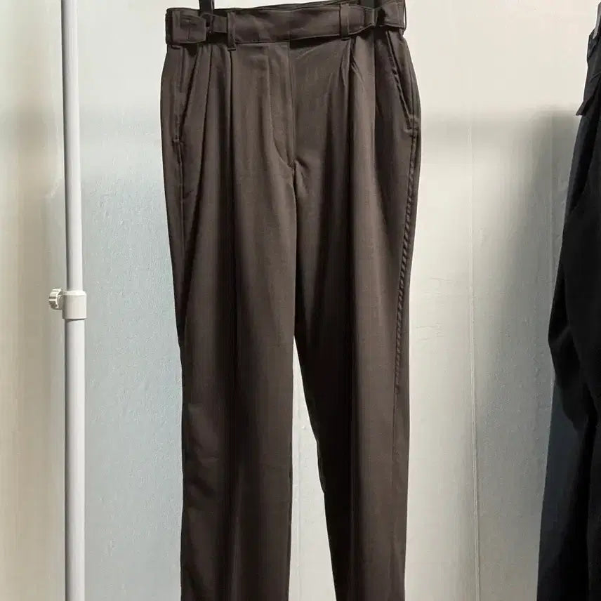 [BUNJANG] INSILENCE Half Strap Wool Slacks (Melange Brown) / 새상품) 인사일런스 하프 스트랩 울 슬랙스 (멜란지 브라운)