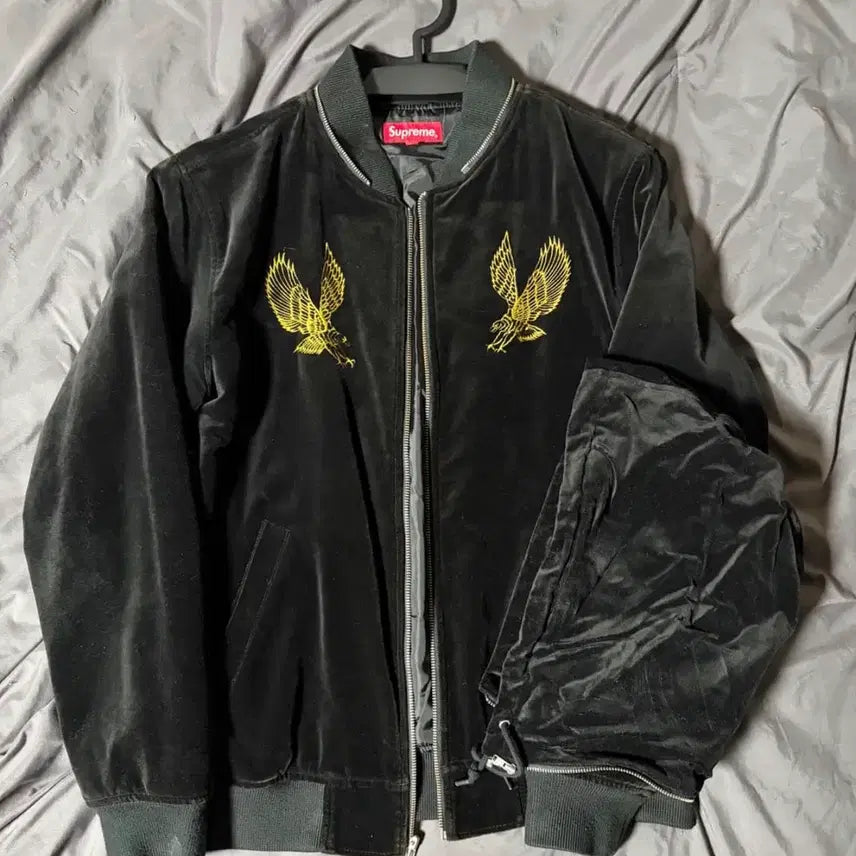 [BUNJANG] Supreme Velvet Eagle Bomber Jacket Black M / 슈프림 벨벳 독수리 봄버 블랙 M