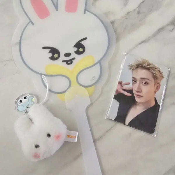[BUNJANG] Stray Kids Concert Entrance Gift Rabbit Fan Charm Set / 스트레이키즈 콘서트 입장기프트 리빗 부채 키링