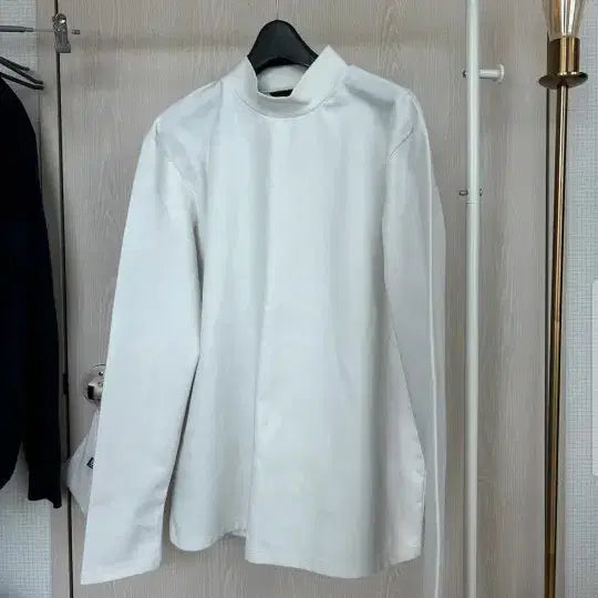 [BUNJANG] Bellier White Turtleneck Sweatshirt - L / 벨리에화이트터틀넥맨투맨. L