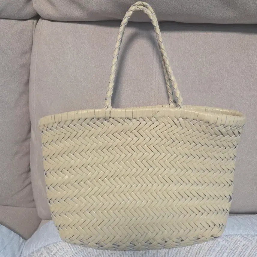 [BUNJANG] Dragon Style Ivory Cowhide Woven Tote Bag / [[새상품]] 소가죽 드래곤 st 아이보리색 소가죽 짜임 토트백