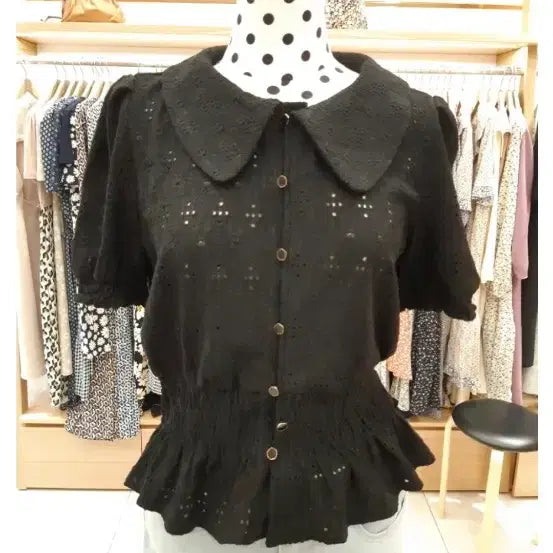 [BUNJANG] Plastic Island Punching Blouse / 플라스틱아일랜드 펀칭 블라우스
