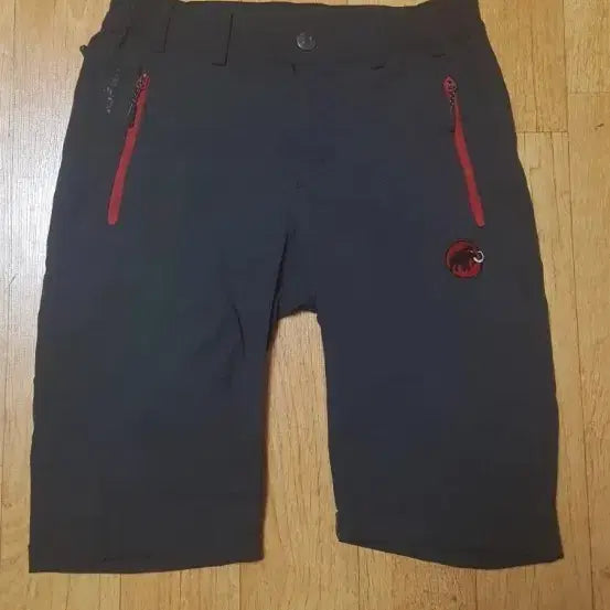 [BUNJANG] Mammut Waterproof Lightweight Functional Stretch Shorts (Size 29-30) / (매장판/새옷수준) 마무트 방수 얇은 냉감 원단의 기능성 스판 반바지, 29~30인치
