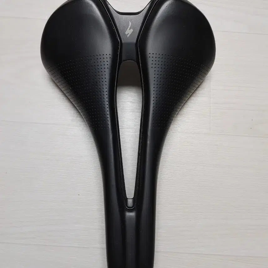 [BUNJANG] Specialized Romin Evo 168mm Bicycle Saddle / 자전거안장] 스페셜라이즈드 로민 에보 168미리 팝니다.(택포 4.5만)