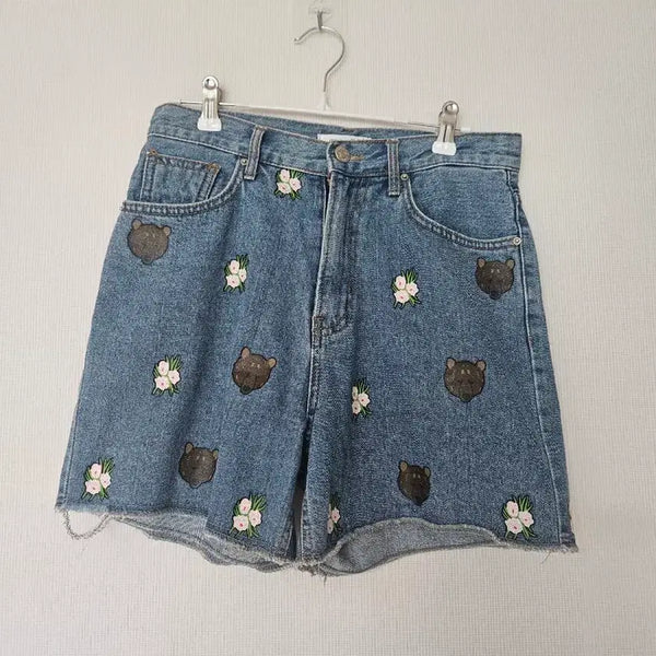 [BUNJANG] Denim Embroidered Bear & Flower Shorts / 데님 곰돌이 꽃 자수 숏팬츠