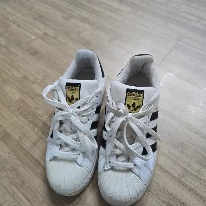 [BUNJANG] Adidas Superstar White Black Three Stripes Sneakers / 아디다스 슈퍼스타 흰색 블랙 삼선 운동화