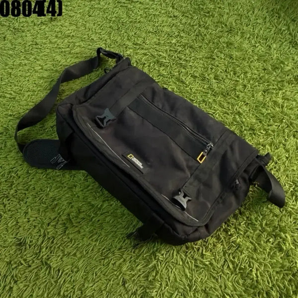 [BUNJANG] National Geographic Crossbody Bag Black / 내셔널지오그래픽 크로스백 블랙