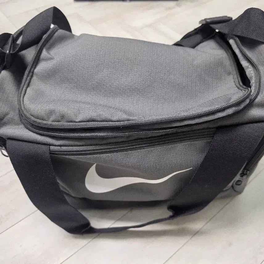 [BUNJANG] Nike Swoosh Duffle Bag XS Grey / 나이키 스우시 더플백 XS 그레이