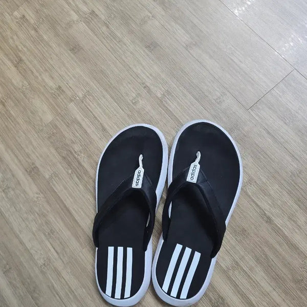 [BUNJANG] Adidas Adilette Shower Slides / 아디다스 쪼리 블랙 화이트 삼선