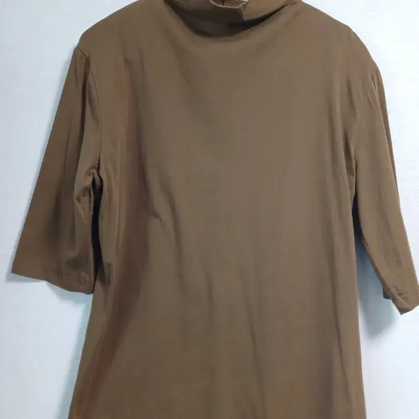 [BUNJANG] Khaki Brown Turtleneck 7-Sleeve T-Shirt / 카키브라운 터틀넥 7부 소매 티셔츠