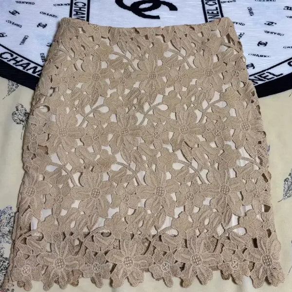 [BUNJANG] Camel Lace Mini Skirt / 카멜 레이스 스커트 새상품